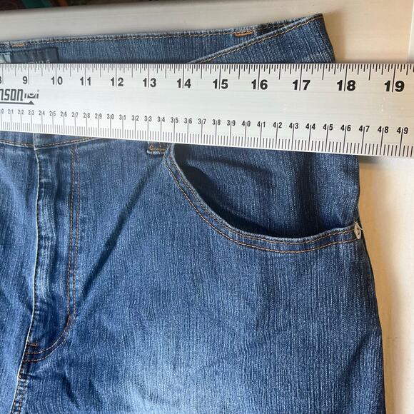 Avenue Blues Women Jeans size 18 Blue Mid Rise Stretch Straight Leg - Picture 2 of 11